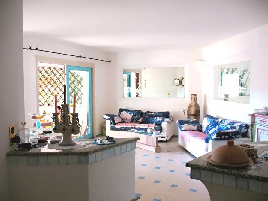 Immagine 8 di Appartamento in vendita  a Arzachena