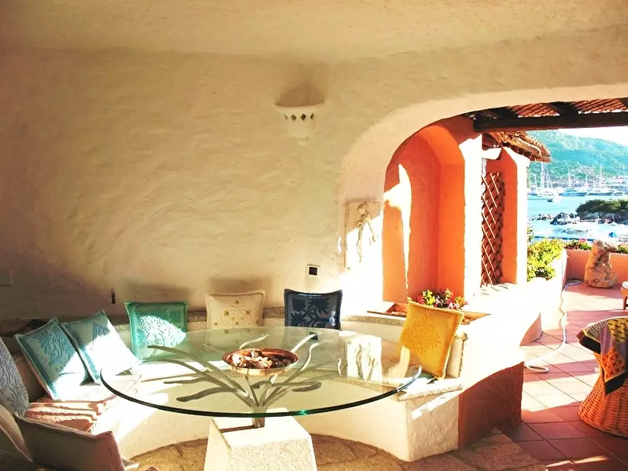 Immagine 12 di Appartamento in vendita  a Arzachena