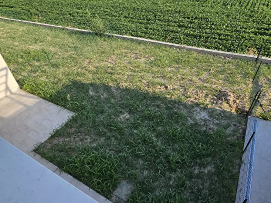 Immagine 12 di Villetta a schiera in vendita  a Ronco All'adige