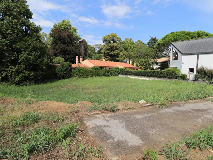 Immagine 2 di Terreno in vendita  a Casier