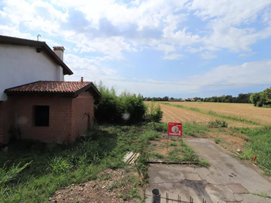 Immagine 6 di Terreno in vendita  a Casier