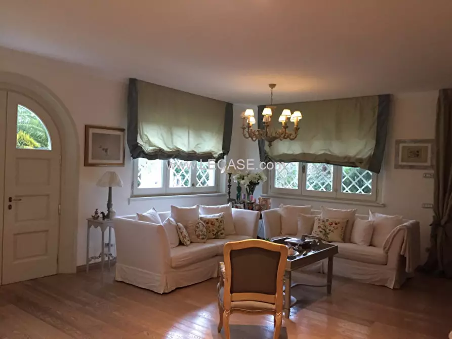 Immagine 3 di Villa in affitto  in via Matteotti a Forte Dei Marmi