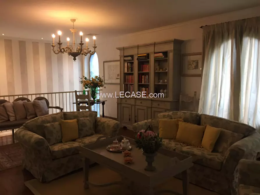 Immagine 19 di Villa in affitto  in via Matteotti a Forte Dei Marmi