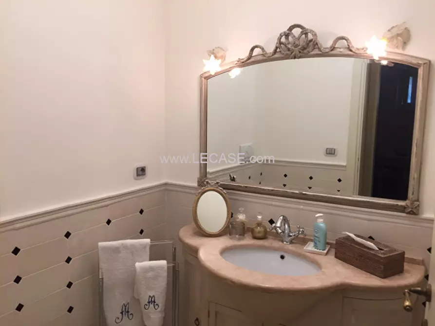 Immagine 30 di Villa in affitto  in via Matteotti a Forte Dei Marmi