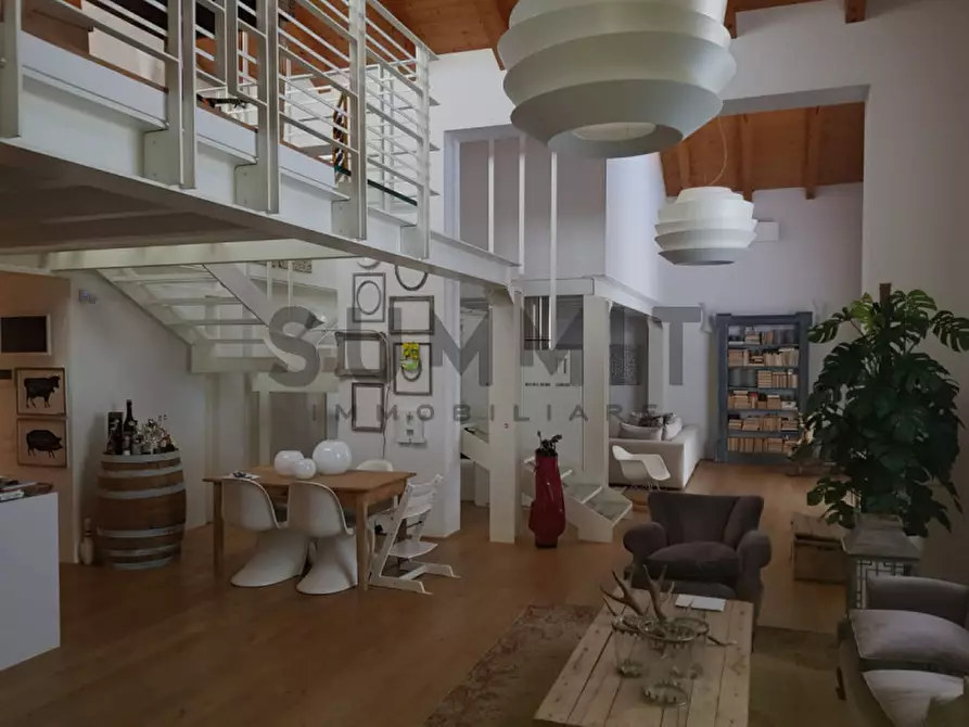 Immagine 1 di Loft/Open space in vendita  in schio a Schio