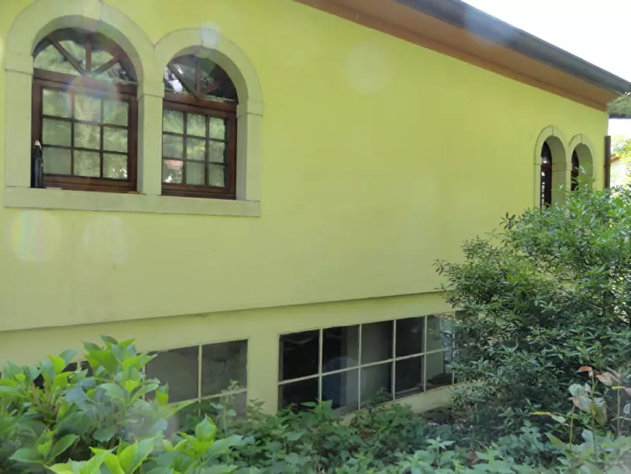 Immagine 3 di Villa in vendita  in Via Selva 76 a Aviano