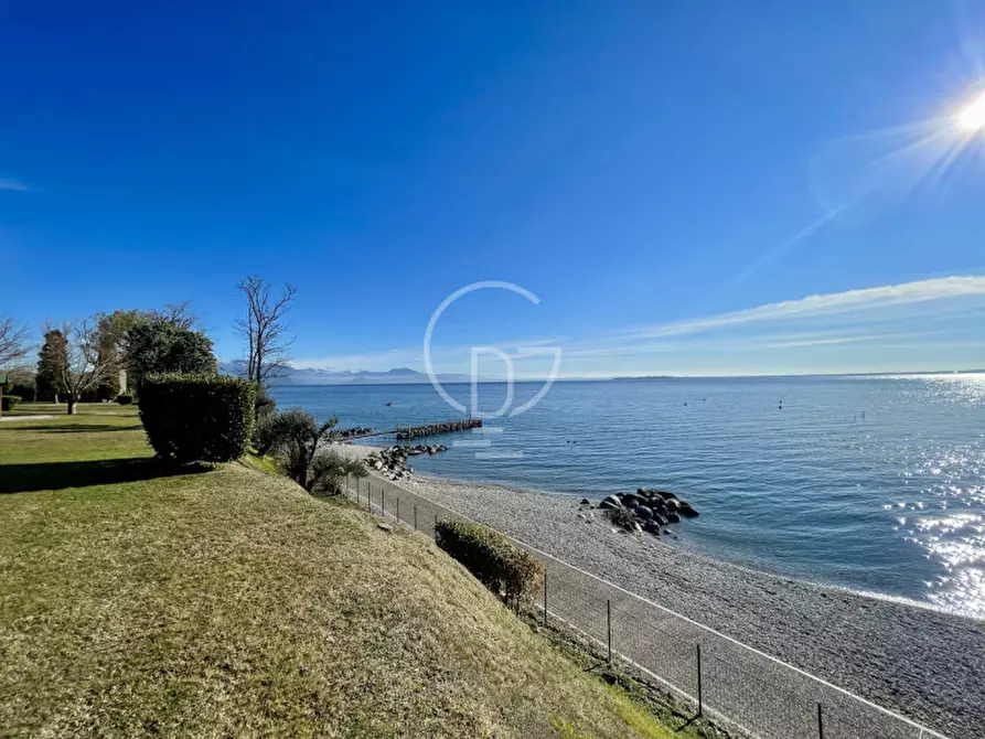 Immagine 1 di Appartamento in vendita  in Via San Cassiano a Padenghe Sul Garda