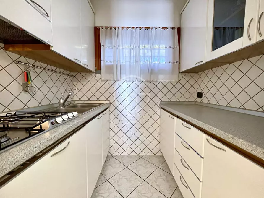 Immagine 16 di Appartamento in vendita  in Via San Cassiano a Padenghe Sul Garda
