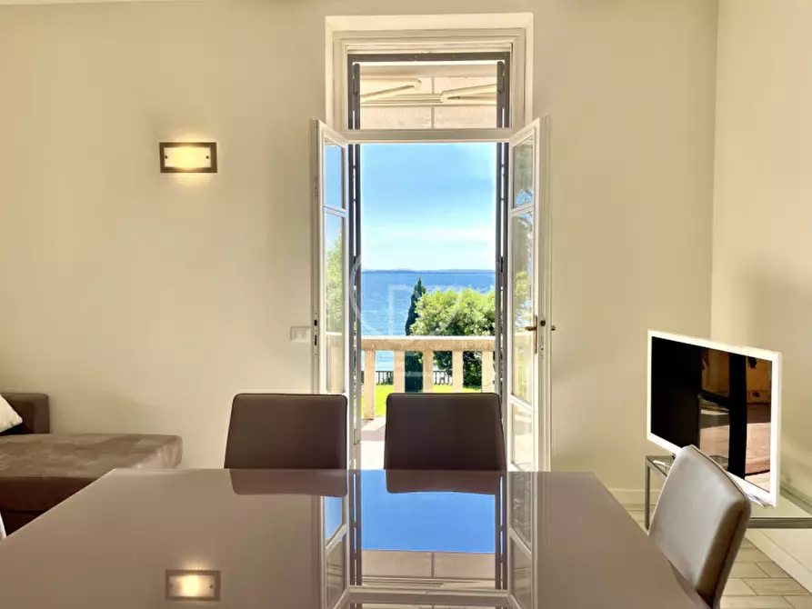 Immagine 9 di Appartamento in vendita  a Padenghe Sul Garda