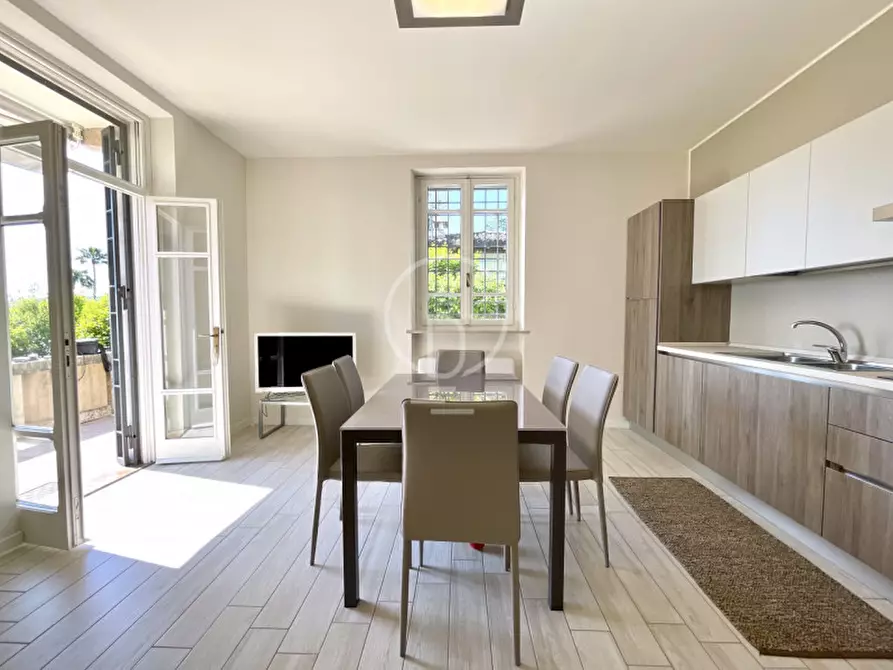 Immagine 11 di Appartamento in vendita  a Padenghe Sul Garda