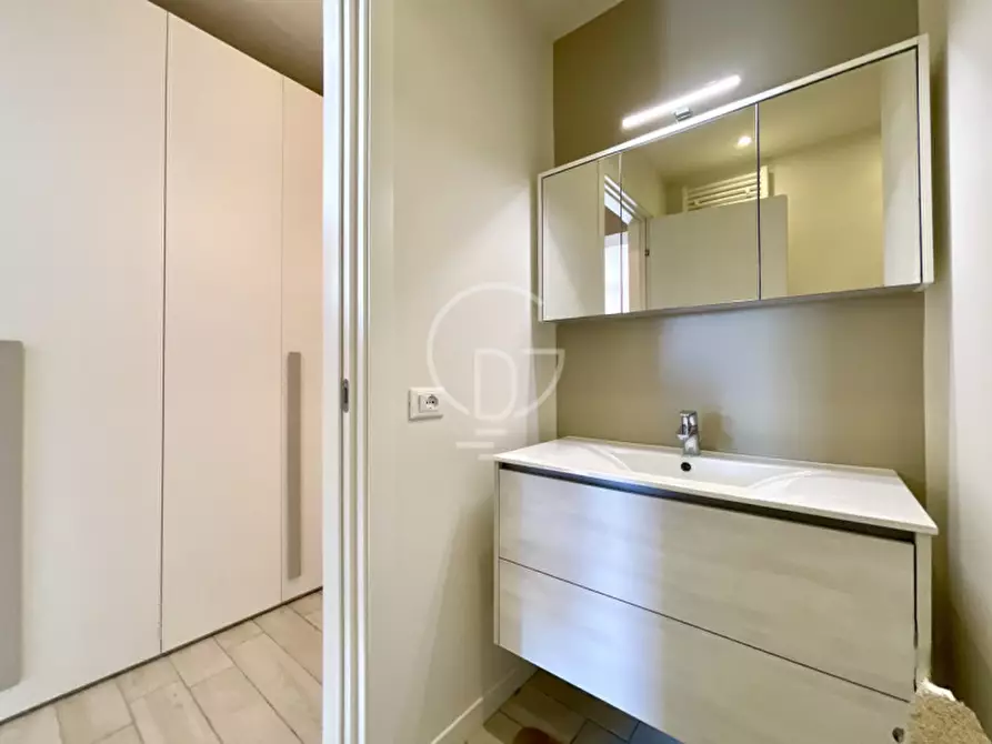 Immagine 17 di Appartamento in vendita  a Padenghe Sul Garda