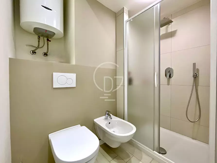 Immagine 18 di Appartamento in vendita  a Padenghe Sul Garda