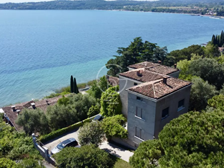 Immagine 1 di Villa in vendita  in Via Guglielmo Marconi a Padenghe Sul Garda