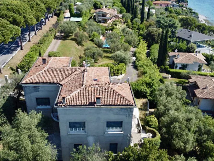 Immagine 3 di Villa in vendita  in Via Guglielmo Marconi a Padenghe Sul Garda