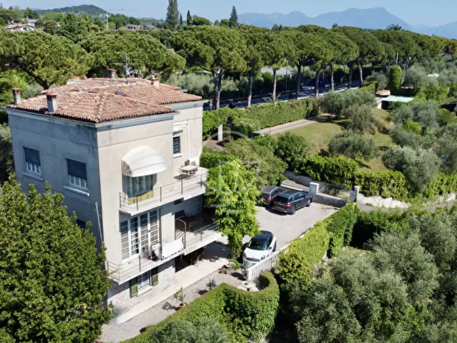 Immagine 5 di Villa in vendita  in Via Guglielmo Marconi a Padenghe Sul Garda