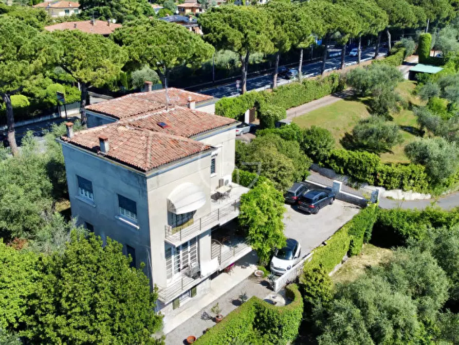 Immagine 7 di Villa in vendita  in Via Guglielmo Marconi a Padenghe Sul Garda