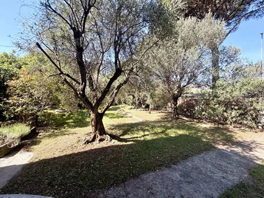 Immagine 24 di Villa in vendita  in Via Guglielmo Marconi a Padenghe Sul Garda