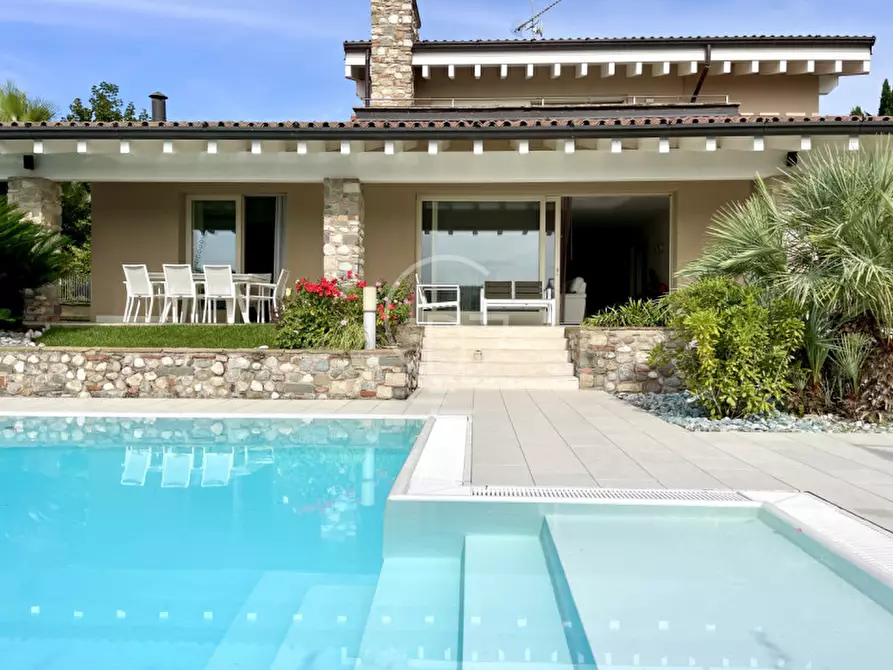 Immagine 4 di Villa in vendita  in Viale Marconi a Padenghe Sul Garda