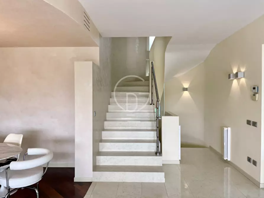 Immagine 15 di Villa in vendita  in Viale Marconi a Padenghe Sul Garda