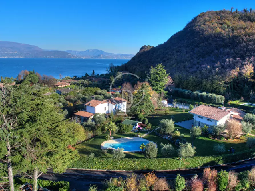 Immagine 3 di Villa in vendita  in Via Leutelmonte a Manerba Del Garda