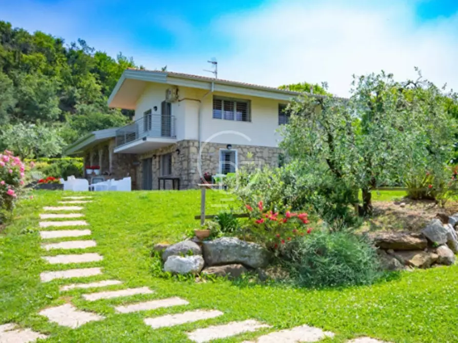 Immagine 4 di Villa in vendita  in Via Leutelmonte a Manerba Del Garda