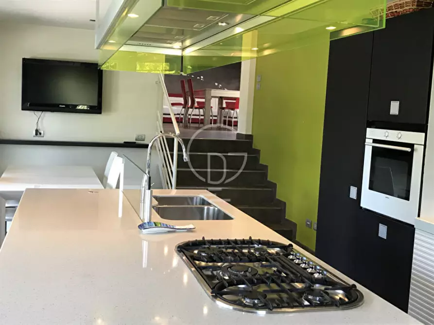 Immagine 7 di Villa in vendita  in Via Leutelmonte a Manerba Del Garda