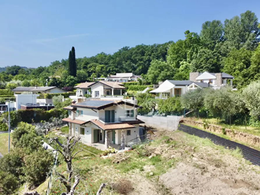 Immagine 4 di Villa in vendita  in Via Gianbattista Vighenzi a Padenghe Sul Garda