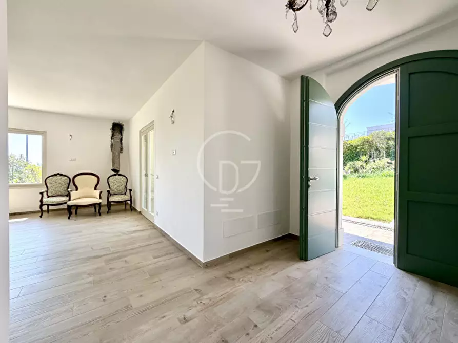Immagine 13 di Villa in vendita  in Via Gianbattista Vighenzi a Padenghe Sul Garda