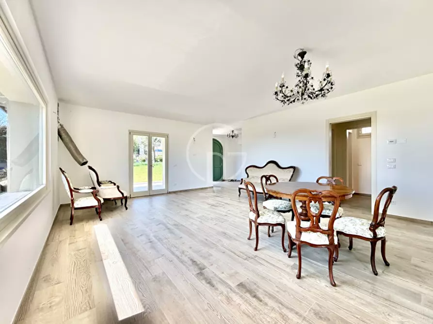 Immagine 18 di Villa in vendita  in Via Gianbattista Vighenzi a Padenghe Sul Garda