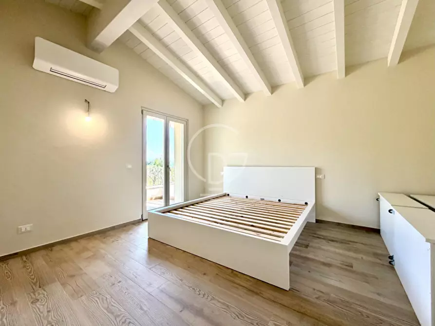 Immagine 20 di Villa in vendita  in Via Gianbattista Vighenzi a Padenghe Sul Garda