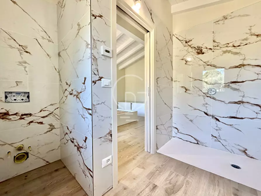 Immagine 22 di Villa in vendita  in Via Gianbattista Vighenzi a Padenghe Sul Garda