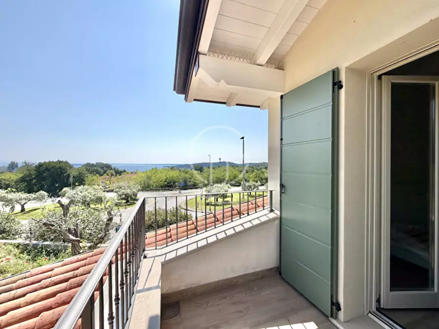 Immagine 23 di Villa in vendita  in Via Gianbattista Vighenzi a Padenghe Sul Garda