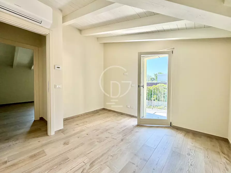 Immagine 28 di Villa in vendita  in Via Gianbattista Vighenzi a Padenghe Sul Garda