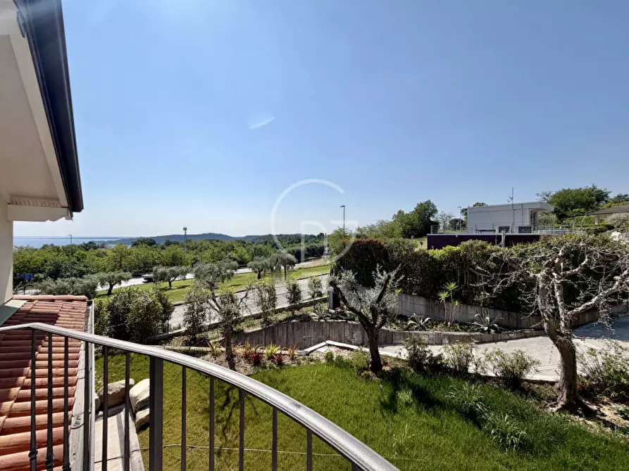 Immagine 30 di Villa in vendita  in Via Gianbattista Vighenzi a Padenghe Sul Garda