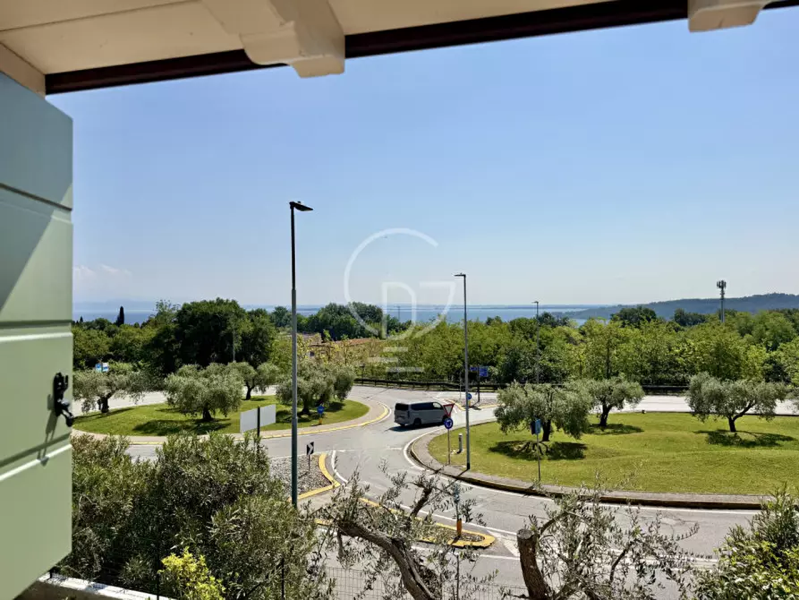Immagine 33 di Villa in vendita  in Via Gianbattista Vighenzi a Padenghe Sul Garda