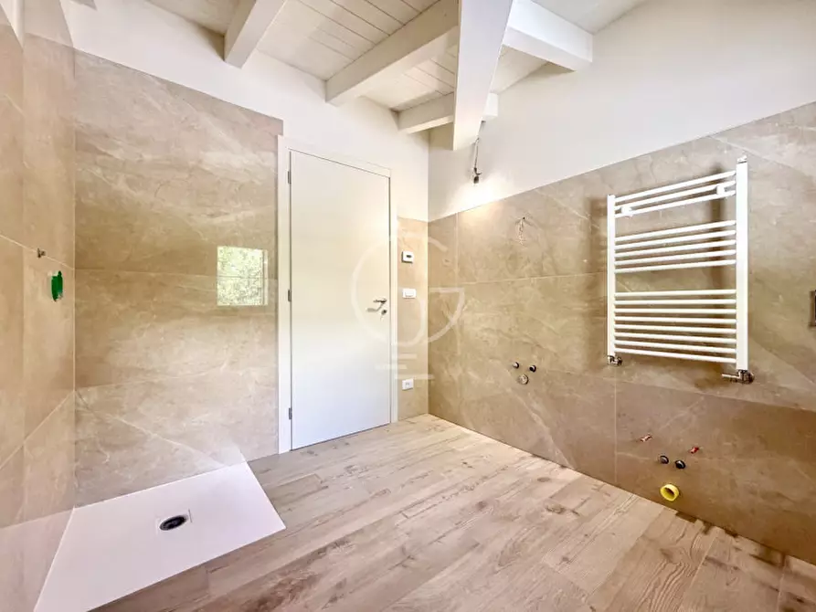Immagine 34 di Villa in vendita  in Via Gianbattista Vighenzi a Padenghe Sul Garda