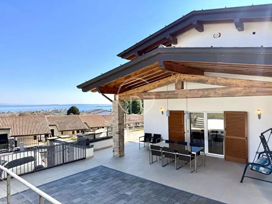 Immagine 1 di Villa in vendita  in Via Castellana a Soiano Del Lago