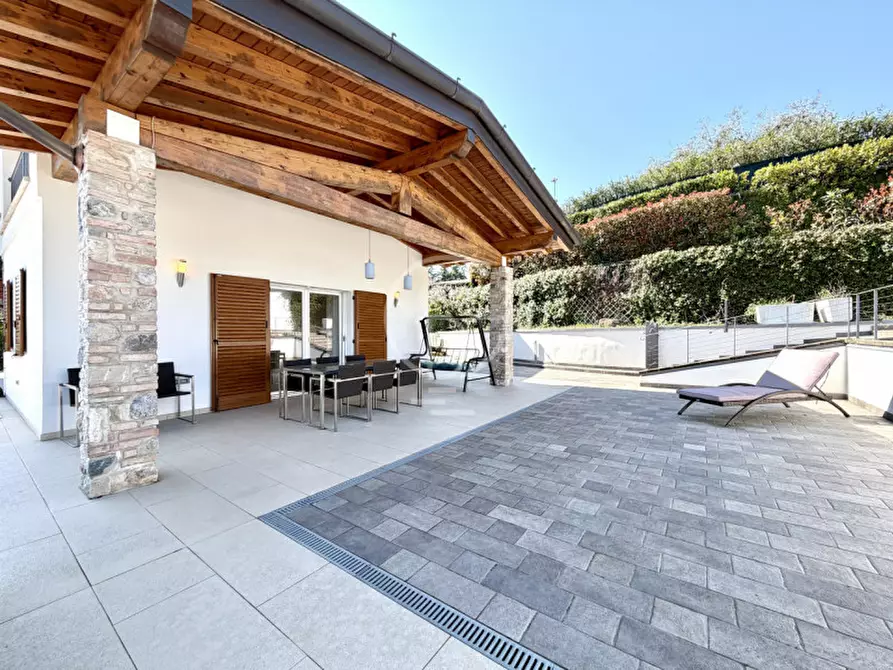 Immagine 5 di Villa in vendita  in Via Castellana a Soiano Del Lago