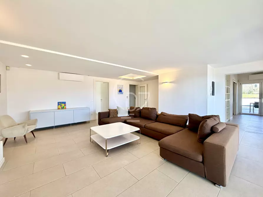 Immagine 17 di Villa in vendita  in Via Castellana a Soiano Del Lago