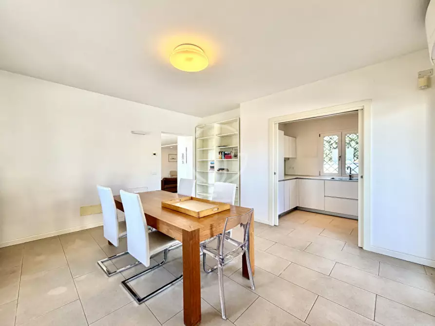 Immagine 21 di Villa in vendita  in Via Castellana a Soiano Del Lago