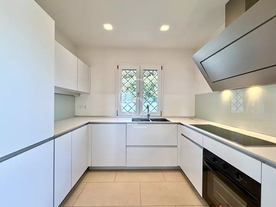 Immagine 22 di Villa in vendita  in Via Castellana a Soiano Del Lago