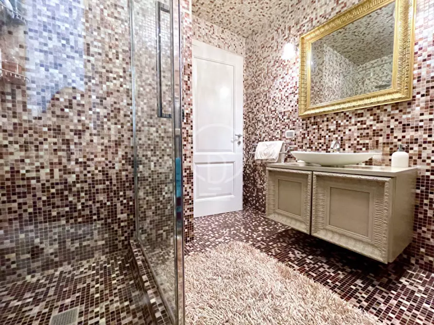 Immagine 37 di Villa in vendita  in Via costa lunga a Soiano Del Lago