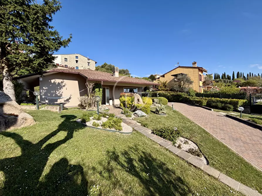 Immagine 3 di Villa in vendita  in Via Amedeo Ciucani a Soiano Del Lago