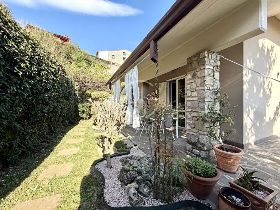 Immagine 10 di Villa in vendita  in Via Amedeo Ciucani a Soiano Del Lago