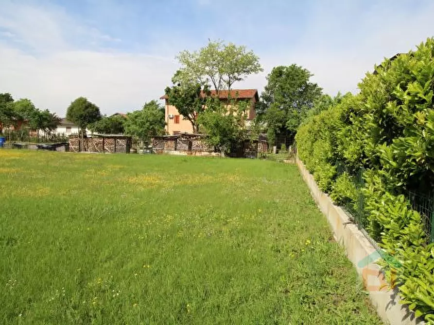 Immagine 5 di Terreno in vendita  in vicolo D' aronco a Castions Di Strada