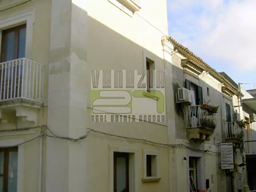Immagine 2 di Casa indipendente in vendita  in Piazza Umberto I a Avola