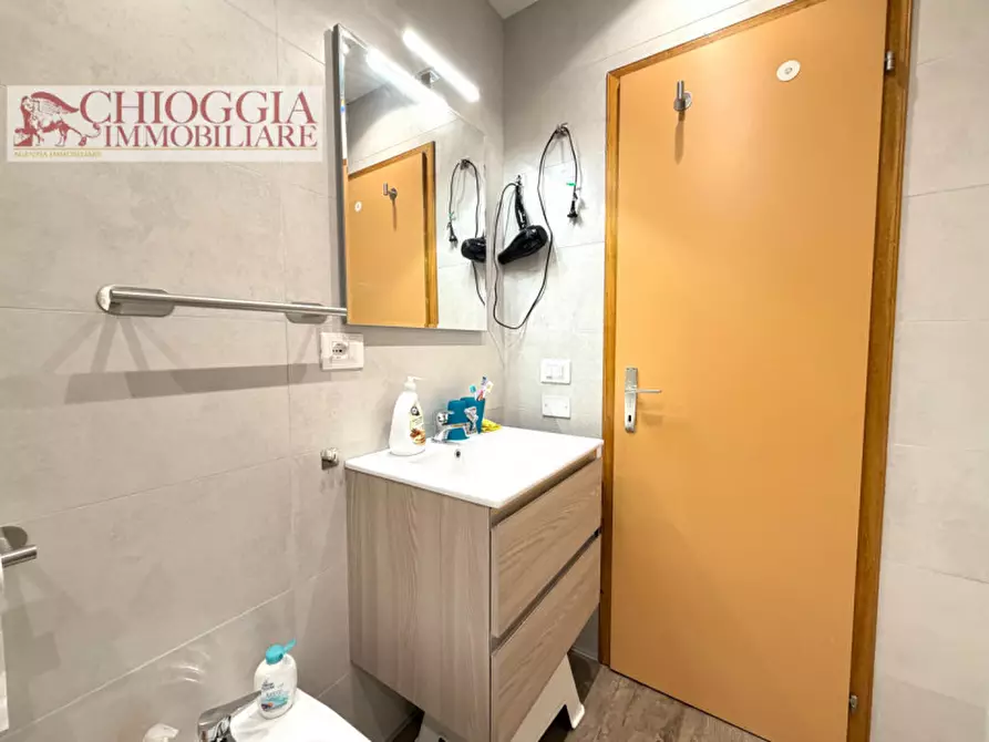Immagine 14 di Appartamento in vendita  in Via Nazioni Unite a Chioggia
