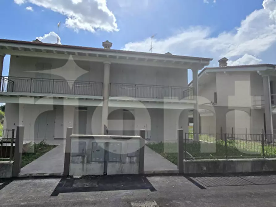 Immagine 2 di Casa bifamiliare in vendita  in via Cavriana a Solferino