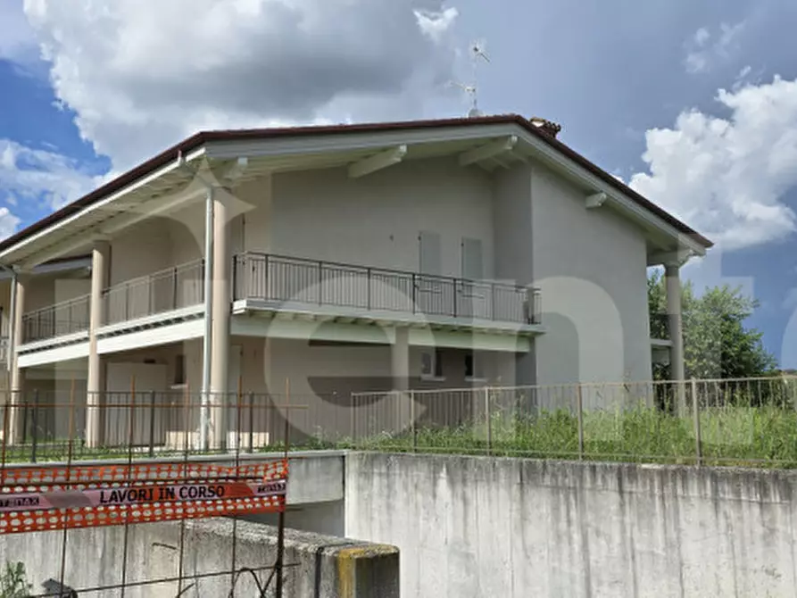 Immagine 4 di Casa bifamiliare in vendita  in via Cavriana a Solferino