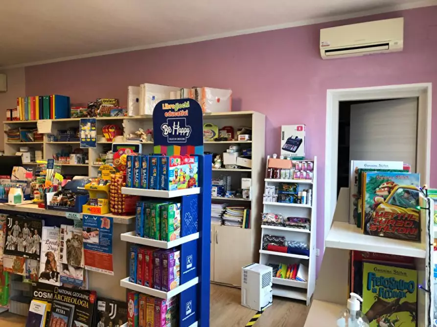 Immagine 7 di Attività commerciale in vendita  in via Canevedo a Este